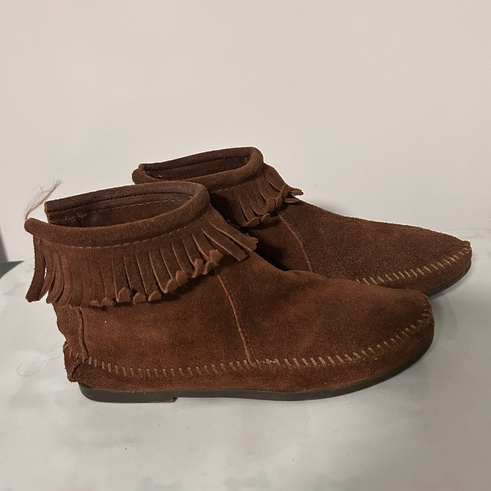 Minnetonka Brown Fringe Suede Boots